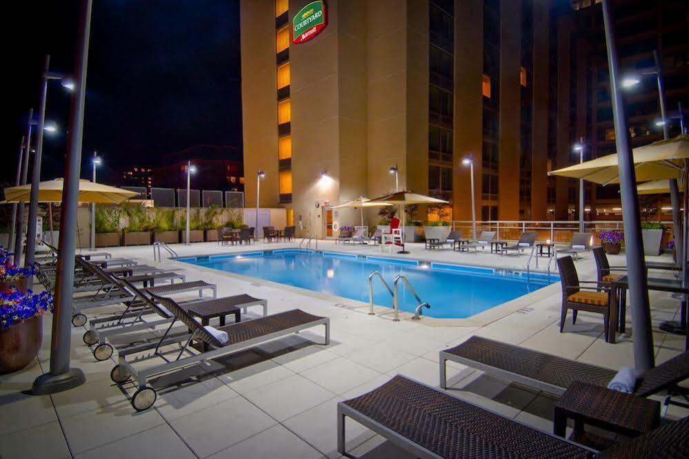 Courtyard By Marriott Bethesda Chevy Chase Hotel Exterior photo